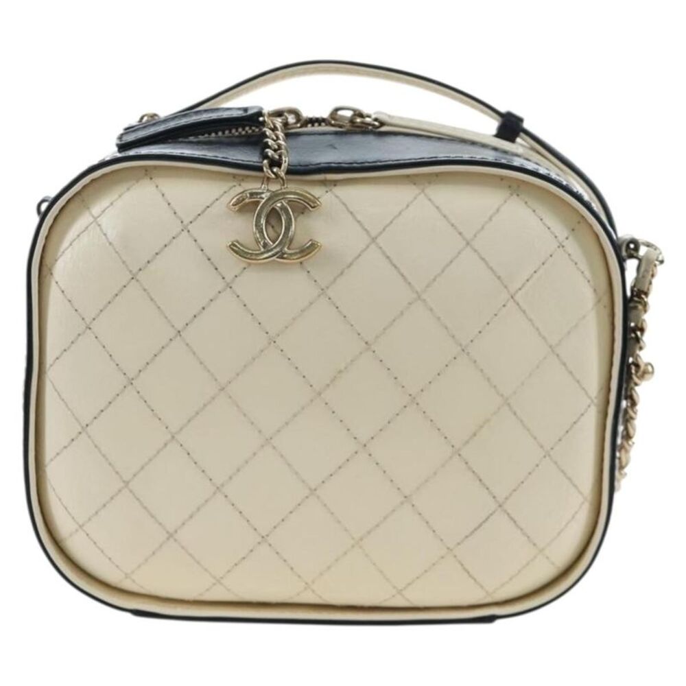 Chanel Vanity Case Quilted Crumpled Calfskin White Leather Handbag